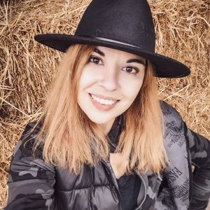 Meet your Posher, Galina